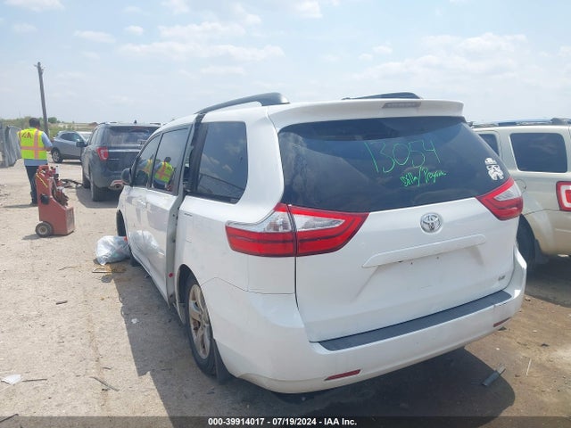 Toyota Sienna Le 8 Passenger 2015 5TDKK3DC1FS606258 Image 3