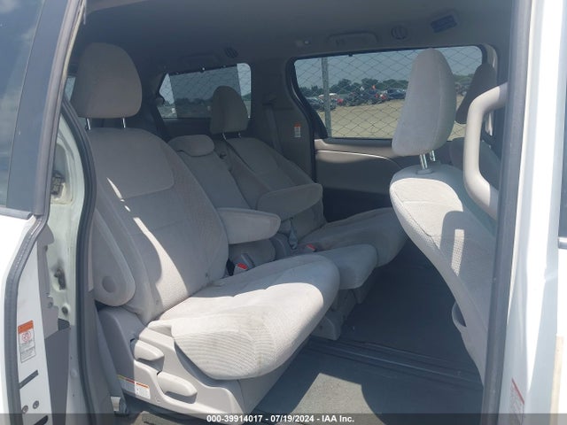 Toyota Sienna Le 8 Passenger 2015 5TDKK3DC1FS606258 Image 8