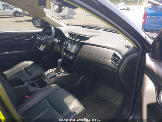JN8AT2MV1HW262152 Nissan Rogue Sl