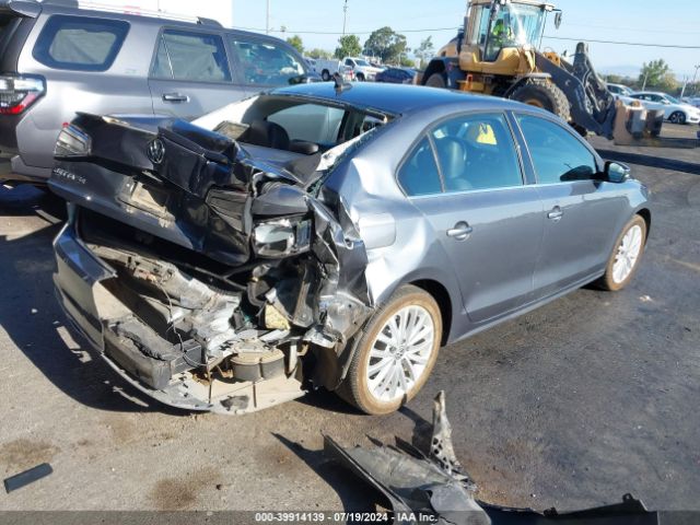 3VWD07AJXFM261172 Volkswagen Jetta 1.8t Se
