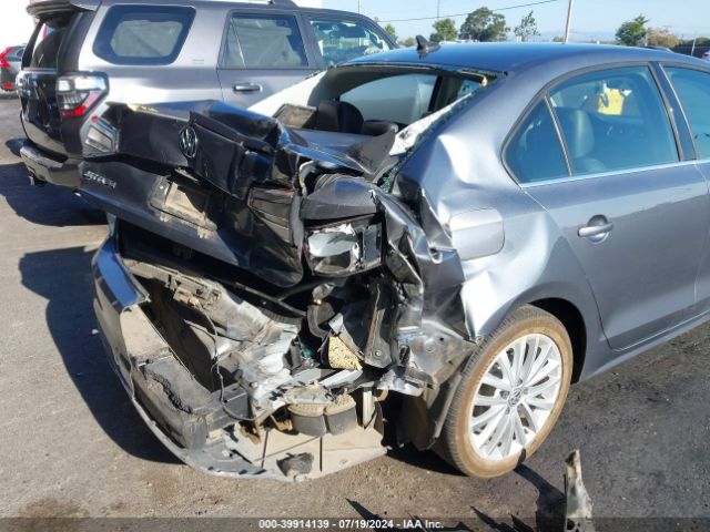 3VWD07AJXFM261172 Volkswagen Jetta 1.8t Se