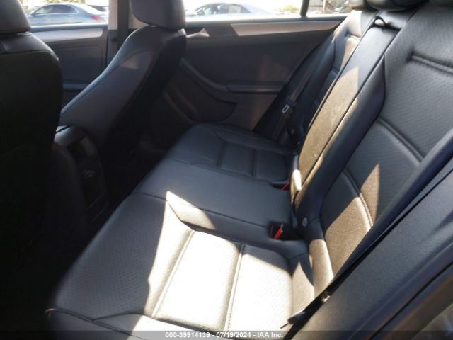 3VWD07AJXFM261172 Volkswagen Jetta 1.8t Se
