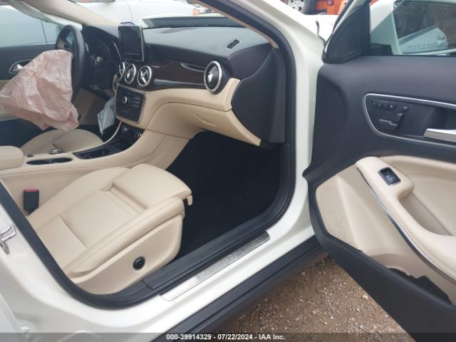 WDCTG4EB7HJ294765 Mercedes-Benz GLA 250