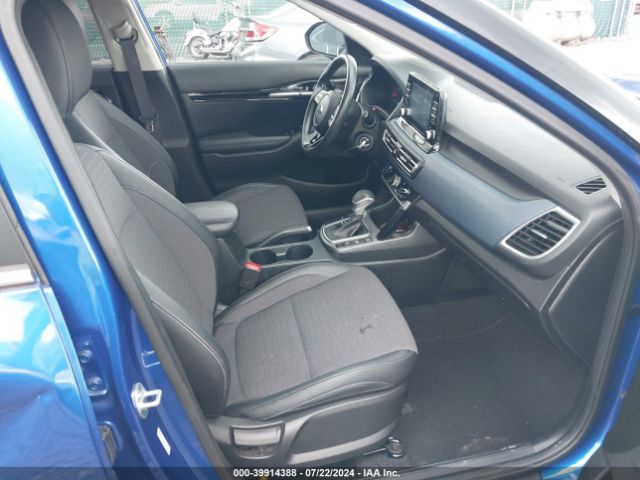 KNDEUCAAXM7040683 KIA SELTOS S