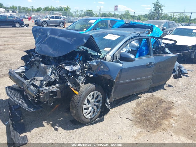 Toyota COROLLA LE 2017 2T1BURHE3HC818082 Image 2