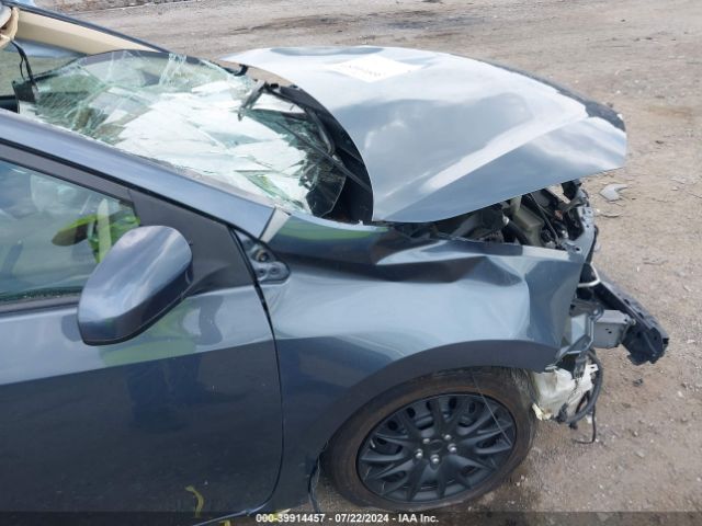 5YFBURHE4KP857416 Toyota COROLLA LE