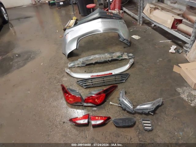 KMHDH4AE2FU357303 Hyundai Elantra Limited