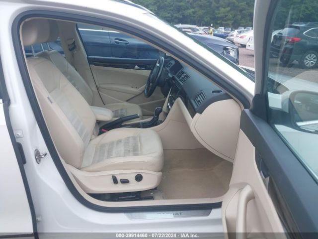 1VWCT7A30FC025863 Volkswagen Passat 1.8t Sel Premium