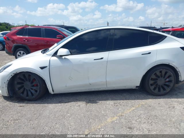7SAYGDEF2NF562979 Tesla Model Y Performance Dual Motor All-wheel Drive