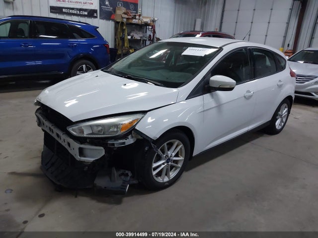 Ford FOCUS SE 2015 1FADP3K23FL202504 Image 2