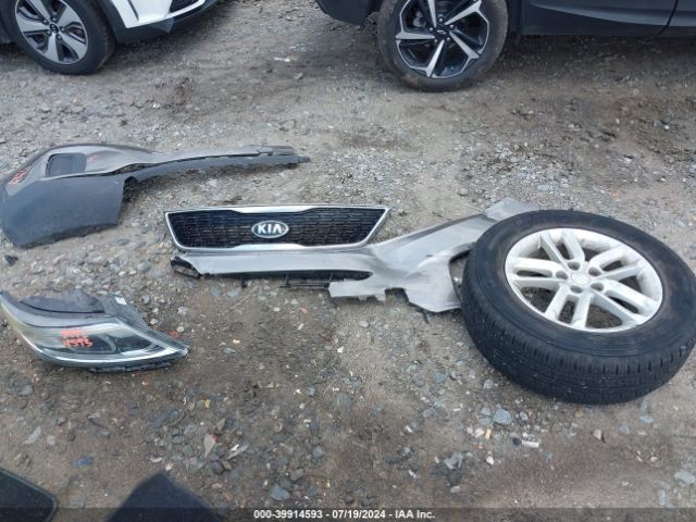 5XYKT3A68FG643624 KIA SORENTO LX