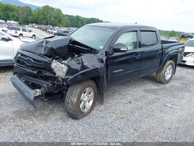 Toyota Tacoma Base V6 2015 3TMLU4EN2FM204592 Image 2