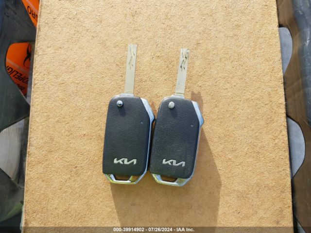 KNDJ23AU2N7156122 KIA SOUL LX