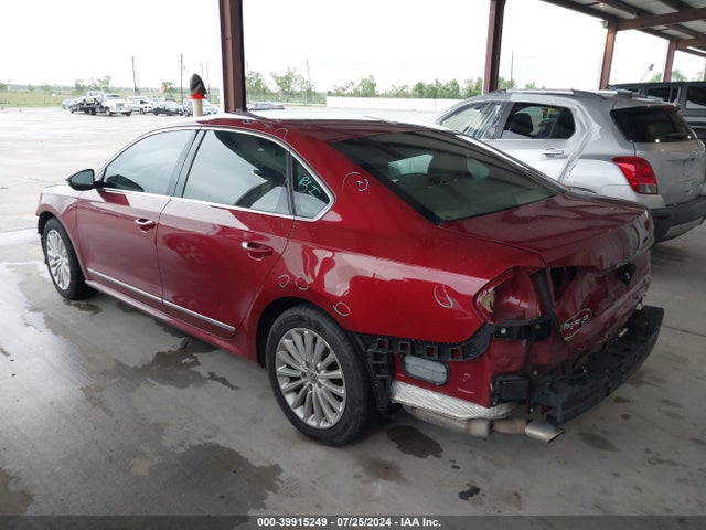 1VWBT7A3XHC028817 Volkswagen Passat 1.8t Se