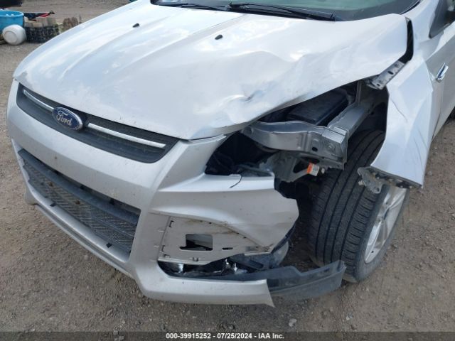 1FMCU9GX2FUB63688 Ford ESCAPE SE