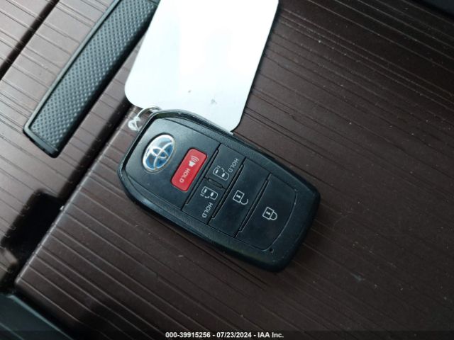 5TDKRKEC9MS068586 Toyota SIENNA LE