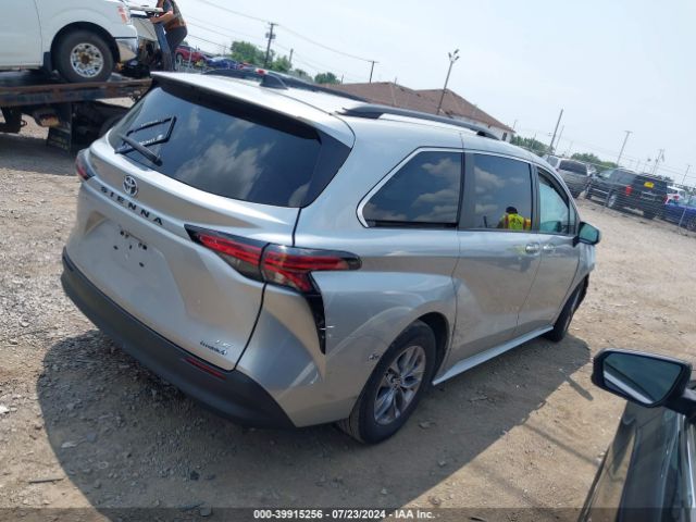 5TDKRKEC9MS068586 Toyota SIENNA LE