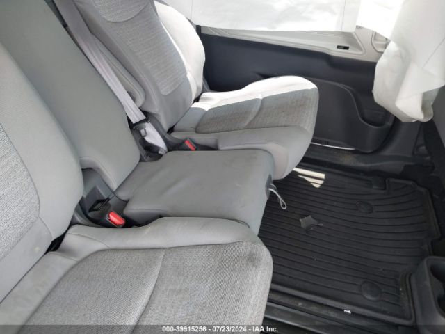 5TDKRKEC9MS068586 Toyota SIENNA LE
