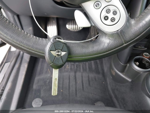 2006 MINI COOPER S WMWRE335X6TJ33497 Photo 10