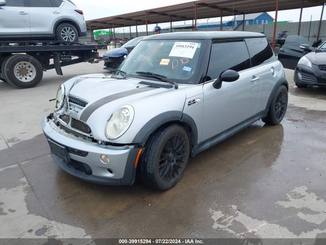 2006 MINI COOPER S WMWRE335X6TJ33497 Photo 1