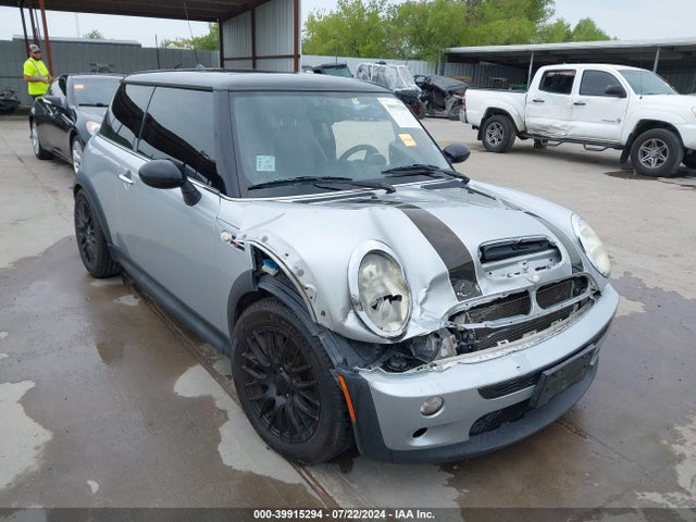 2006 MINI COOPER S WMWRE335X6TJ33497 Photo 5