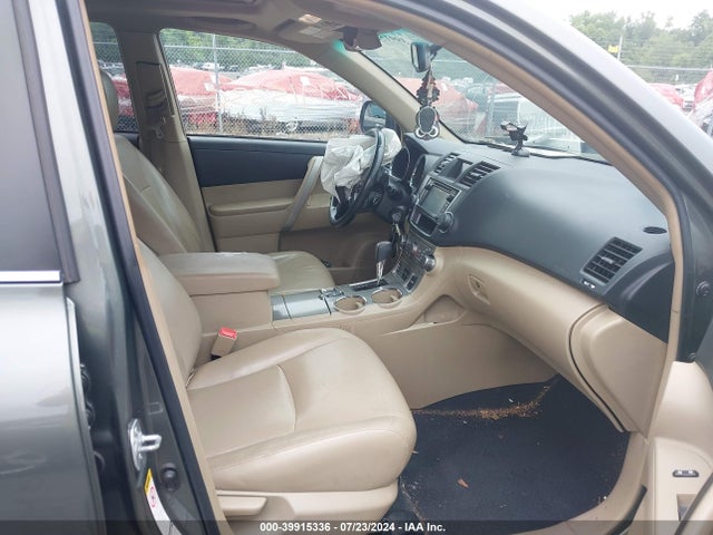 39915336 :رقم المزاد ، 5TDBK3EH1D5213626 vin ، 2013 Toyota Highlander مزاد بيع