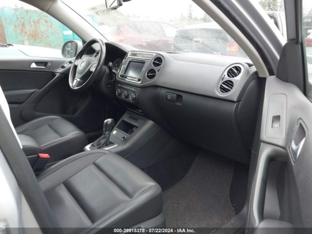 WVGBV7AX3HK026263 Volkswagen Tiguan 2.0t/2.0t S