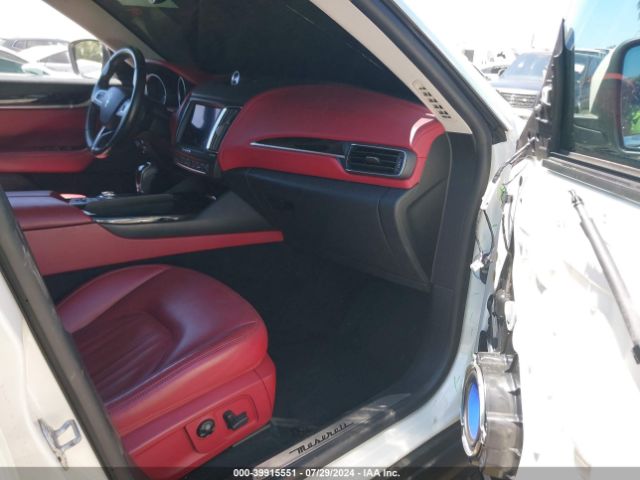 ZN661XUAXHX250575 Maserati Levante
