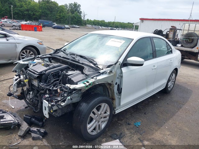 3VW2B7AJ4JM227979 Volkswagen Jetta 1.4t S