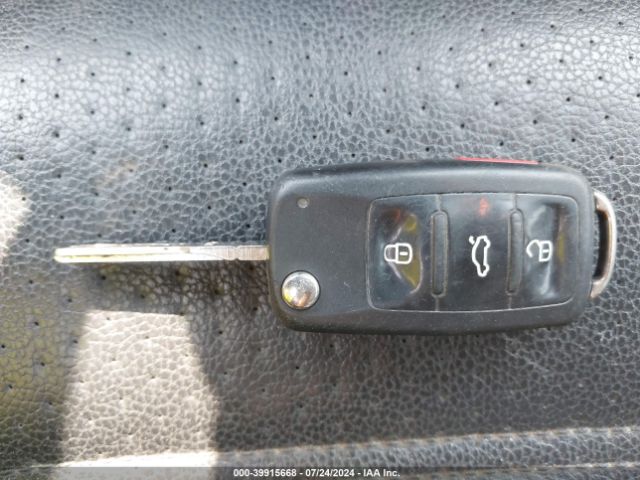 1VWAT7A39EC038519 Volkswagen Passat 1.8t Wolfsburg Edition