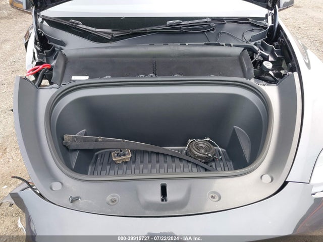 2024 TESLA MODEL Y 7SAYGDEE3RA300253 Photo 9