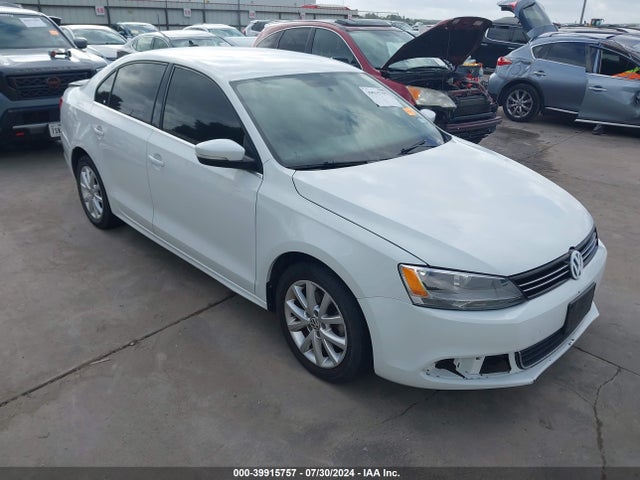 2014 Volkswagen Jetta 1.8t Se მანქანა იყიდება აუქციონზე, vin: 3VWD07AJ1EM413600, აუქციონის ნომერი: 39915757