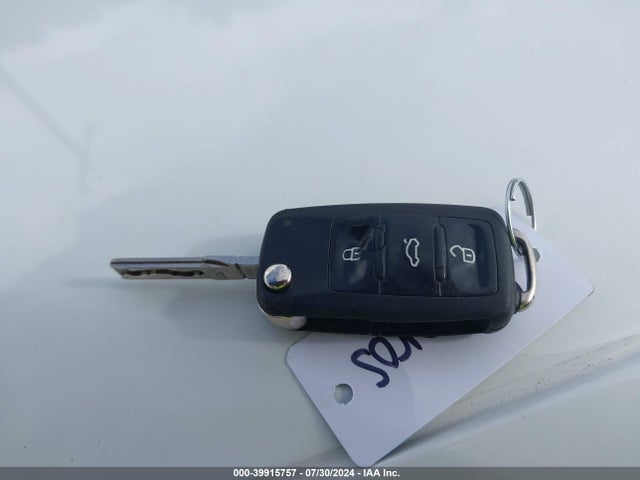2014 Volkswagen Jetta 1.8t Se მანქანა იყიდება აუქციონზე, vin: 3VWD07AJ1EM413600, აუქციონის ნომერი: 39915757