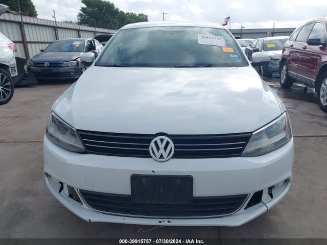 2014 Volkswagen Jetta 1.8t Se მანქანა იყიდება აუქციონზე, vin: 3VWD07AJ1EM413600, აუქციონის ნომერი: 39915757
