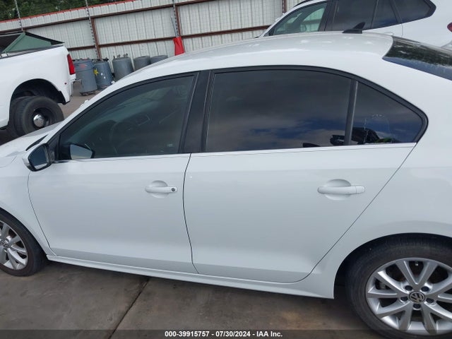 2014 Volkswagen Jetta 1.8t Se მანქანა იყიდება აუქციონზე, vin: 3VWD07AJ1EM413600, აუქციონის ნომერი: 39915757