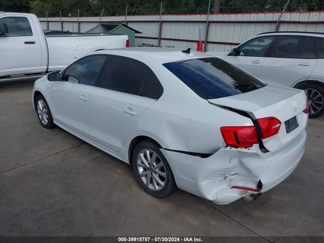 2014 Volkswagen Jetta 1.8t Se მანქანა იყიდება აუქციონზე, vin: 3VWD07AJ1EM413600, აუქციონის ნომერი: 39915757