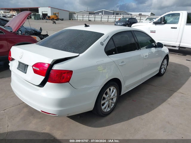 2014 Volkswagen Jetta 1.8t Se მანქანა იყიდება აუქციონზე, vin: 3VWD07AJ1EM413600, აუქციონის ნომერი: 39915757