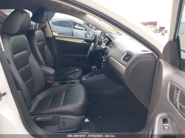 2014 Volkswagen Jetta 1.8t Se მანქანა იყიდება აუქციონზე, vin: 3VWD07AJ1EM413600, აუქციონის ნომერი: 39915757