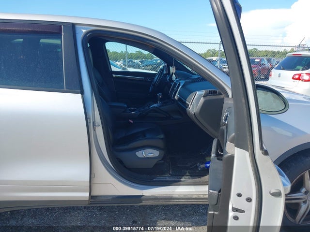 2011 PORSCHE CAYENNE WP1AB2A22BLA45760 Photo 4