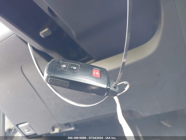 Toyota Prius C Four 2018 JTDKDTB31J1612094 Image 11