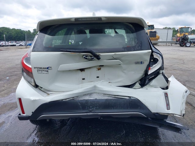 Toyota Prius C Four 2018 JTDKDTB31J1612094 Image 16