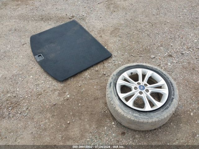 1FMCU0GD0KUB11388 Ford ESCAPE SE