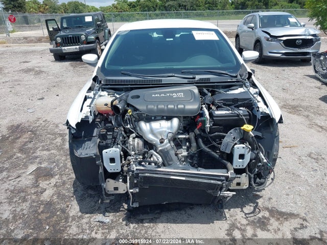 Chrysler 200 Limited 2016 1C3CCCAB7GN166975 Image 12