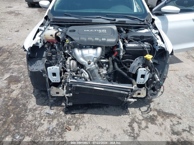 Chrysler 200 Limited 2016 1C3CCCAB7GN166975 Image 6