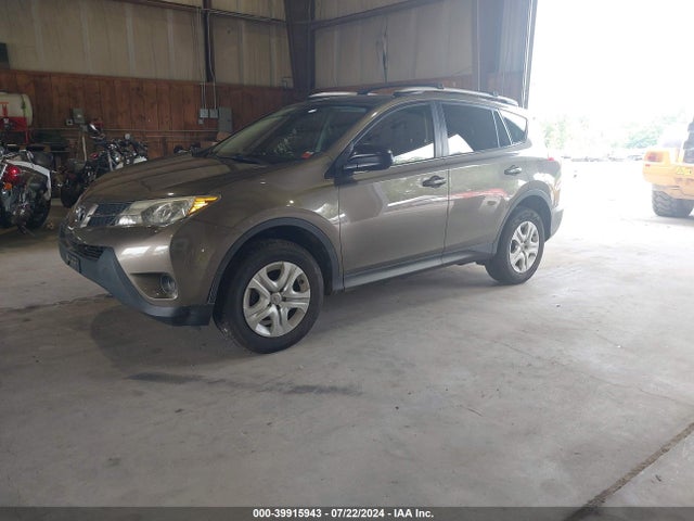 Toyota RAV4 LE 2014 JTMBFREV9ED075974 Image 2