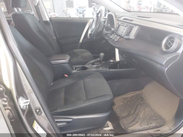 Toyota RAV4 LE 2014 JTMBFREV9ED075974 Image 5