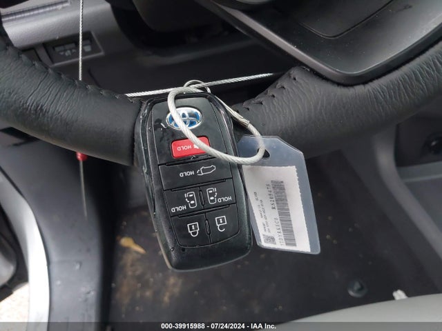 Toyota SIENNA XLE 2024 5TDYRKEC0RS205478 Image 11