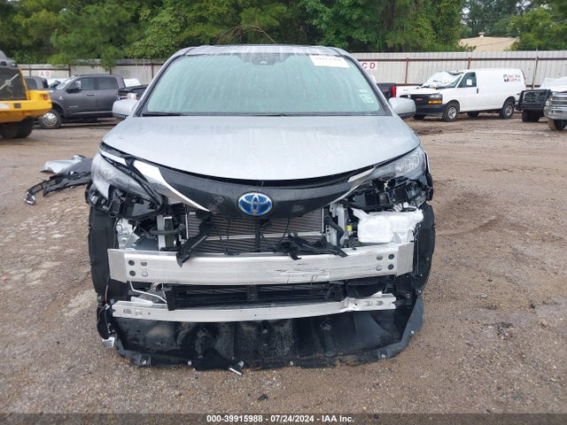 Toyota SIENNA XLE 2024 5TDYRKEC0RS205478 Image 13