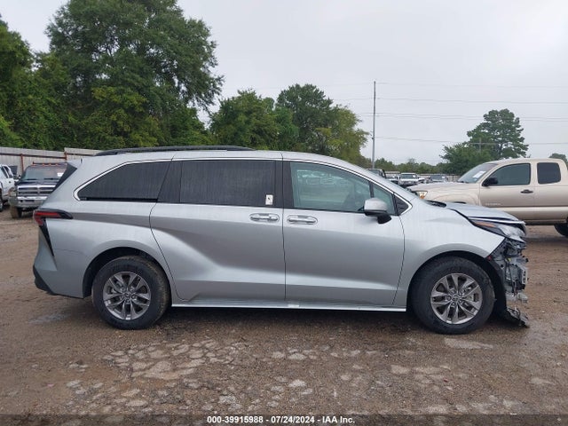 Toyota SIENNA XLE 2024 5TDYRKEC0RS205478 Image 14