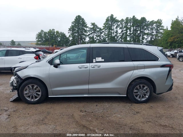 Toyota SIENNA XLE 2024 5TDYRKEC0RS205478 Image 15